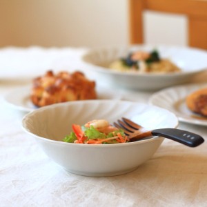 キャロルウェーブ 16.5cmサラダボール 日本製 美濃焼 煮物鉢 中鉢 シンプル カフェ食器 カフェ 業務用 白い食器