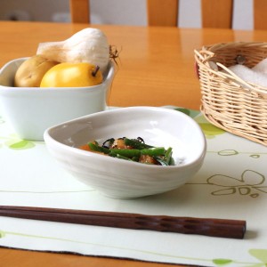 手捻り風片口中鉢 日本製 美濃焼 煮物に似合います サラダ鉢 手作り風 カフェ食器 和食器