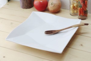 クロススクエアプレート 23cm 日本製 美濃焼 シンプルモダン 取り皿 ケーキ皿 カフェ食器 スタンダード 白い食器 洋食器 カフェ食器