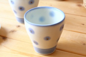 お母さんの水玉焼酎カップ 日本製 美濃焼 かわいく爽やかなデザイン 焼酎カップ 水割りカップ オシャレ 陶器製ビアカップ 和食器 和風居