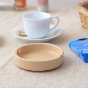 はちみつ色のシンプル灰皿 日本製 美濃焼 明るいカラーでイメージアップ 灰皿 アシュトレイ 陶器 シンプル 小型