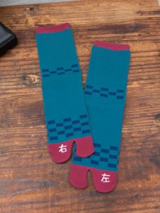 倭物やカヤ 公式 《日の丸左右足袋(23-25cm)》 和柄 和モダン カヤ足袋(くつした) 中丈 (23-25cm) 7JKP0101