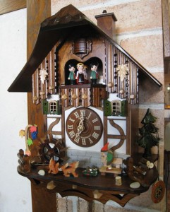 からくり時計 鳩時計 壁掛け 掛け時計 おしゃれ  北欧 森の時計 ドイツ シュナイダー社
