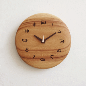 壁掛け時計 壁掛時計 掛け時計 一枚板 おしゃれ 楠 クスノキ 木製 天然木 無垢 掛け時計 時計 ギフト リビング インテリア