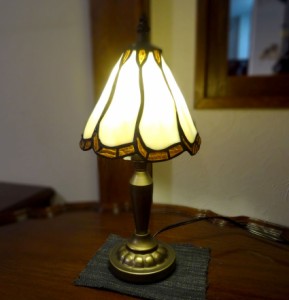 ステンドグラス ランプ  北欧 おしゃれ インテリア照明 ステンドランプ 小さめ コンパクト スタンドライト テーブルランプ アンティーク 