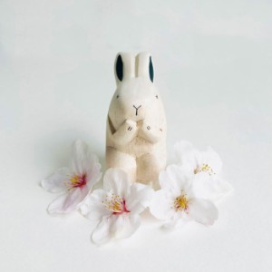 うさぎの木彫り　うさぎ ウサギ Rabbit インテリア 置物 木彫り 木製 動物雑貨 可愛い 小さい 飾り ディスプレイ