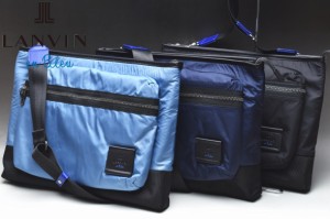 ランバンオンブルー LANVIN en Bleu イケテイ タフタ A4サコッシュ 2WAYバッグ クラッチバッグ