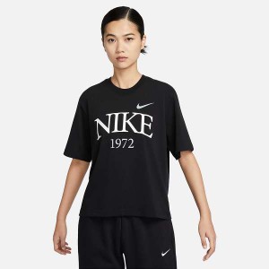 ◆◆送料無料 メール便発送 ＜ナイキ＞ NIKE ウィメンズ NSW クラシックス ボクシー S/S Tシャツ FQ6601 (010)