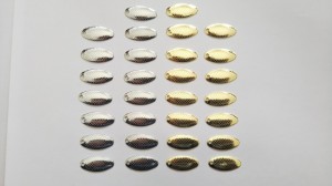 ブレード　魚のウロコの形　2.6cm 計30枚　セット　ゴールド15枚　シルバー15枚　スピンテールジグ　ジグスピナーに　スプーン　フラッシ