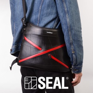 X-bag ショルダー メンズ SEAL シール ファスナー付き A4 ショルダーバッグ 防水 廃タイヤ タイヤチューブ 人気 日本製 黒 プレゼント