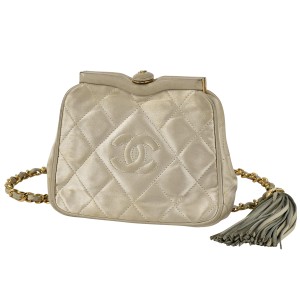 シャネル CHANEL ココマーク チェーン ウエストバッグ フリンジ がま口 ボディバッグ サテン アイボリー レディース 中古