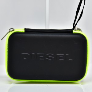 極美品 鑑定済 正規品 DIESEL ディーゼル モバイルケース スマホケース 小物入れ バッグインバッグ  ブラック即日配送 k36-60