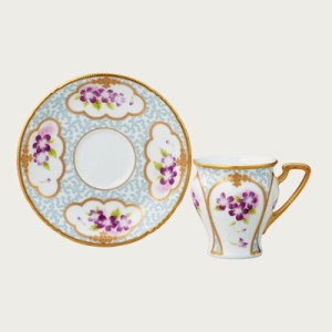 【Noritake（ノリタケ）】　（オマージュ　コレクション） 　コーヒーカップ＆ソーサー　（色絵金彩菫文）