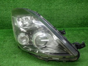 トヨタ　ZGM10/15　アイシス　中期　右ヘッドライト　HID　44-69　L　230818006