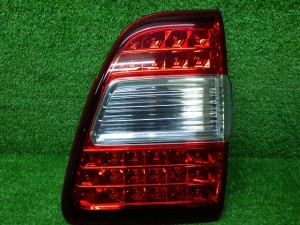 トヨタ 100系 ランドクルーザー 後期 右テールレンズ 内側 F 60-118 LED 230406008