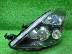 トヨタ　ZGM10/15　アイシス　中期　後期　左ヘッドライト　HID　44-72　240402009