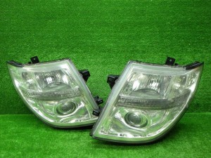 日産　E51　NE51　エルグランド　中期　後期　ヘッドライト左右　キセノン　HID　100-24852　240605009