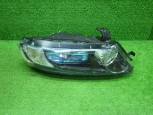 【中古】ホンダ　RB1/2　オデッセイ　右ヘッドライト　HID　200509105 中古 車 パーツ 中古パーツ 中古部品 カスタム 即発送