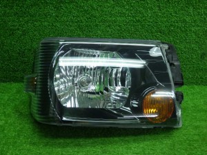 【中古】ミツビシ U61/U62 ミニキャブ 右ヘッドライト VA191213125 中古 車 パーツ 中古パーツ 中古部品 カスタム 即発送