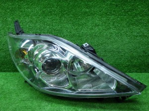 マツダ　CREW　プレマシー　前期　右ヘッドライト　HID　P5104　エ　240304013