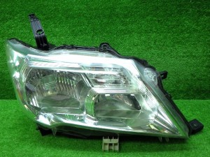 日産　C26　NC26　セレナ　前期　右ヘッドライト　キセノン　HID　B　240205015