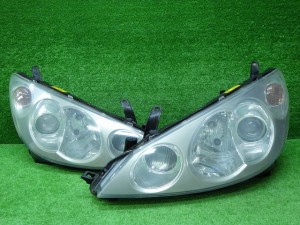 トヨタ　AHR10　エスティマ　H/V　前期　ヘッドライト　左右　HID　28-146　11　240326021