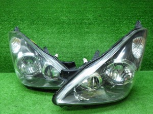 トヨタ ZNE10/14 ウィッシュ 前期 ヘッドライト左右 HID 68-2 240402021