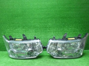 ミツビシ　CV系　デリカD5　前期　ヘッドライト左右　HID　100-87918　240411021