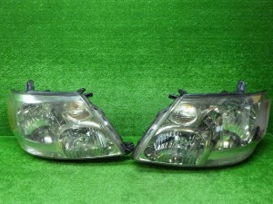 トヨタ　10系　アルファード　前期　3　ヘッドライト左右　HID　レベ付き　58-2　240704022