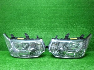 ミツビシ　CV系　デリカD5　前期　ヘッドライト　左右　HID　100-87918　240524025