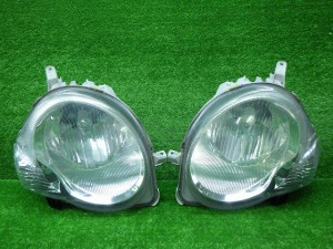 トヨタ　NCP81/85　シエンタ　前期　ヘッドライト左右　HID　52-12462　240521026