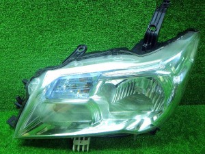 日産　C26/NC26　セレナ　前期　左ヘッドライト　HID　100-23097　D　240309128