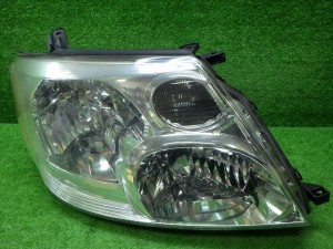 トヨタ　10系　アルファード　前期　右ヘッドライト　HID　58-2　3　240301034