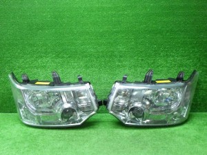 ミツビシ CV系 デリカD5 前期 ヘッドライト左右 HID 100-87918 240424034