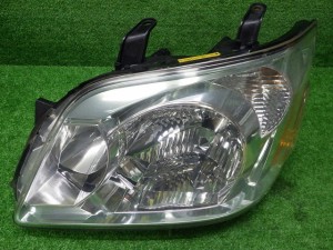 トヨタ　AZR60/65　ノア　後期　左ヘッドライト　HID　28-181　N0　231226036