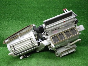 トヨタ　GRS200　クラウン　ヒーターユニット　エバポレーター　87050-30210　230501037