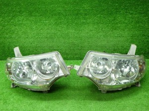 ダイハツ　L375S　L385S　タントカスタム　ヘッドライト　左右　HID　100-51944　240329038