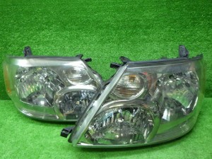 トヨタ　10系　アルファード　前期　ヘッドライト　左右　HID　58-2　3　240301040