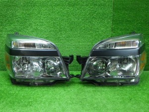 トヨタ　AZR60/65　ヴォクシー　後期　V6　ヘッドライト左右　HID　レベ付　28-183