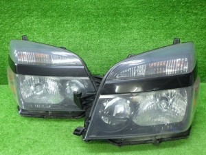 トヨタ 60系 ヴォクシー 後期 ヘッドライト左右 HID 28-183 V7 240412043