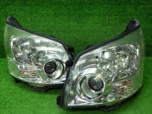 トヨタ　70系　ノア　前期　ヘッドライト　左右　HID　28-201　N5　240321047