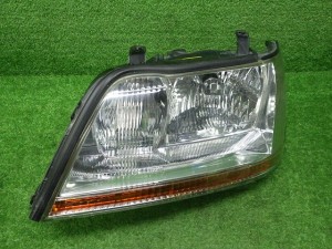 トヨタ　17　マジェスタ　前期　左ヘッドライト　HID　30-285　230428050