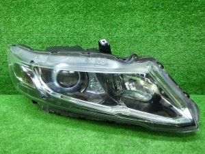 ホンダ　RB3/4　オデッセイ　前期　右ヘッドライト　HID　P7692　J0　240301054