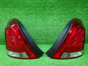 トヨタ　200系　マジェスタ　テールレンズ　左右　30-362　LED OK　240127069