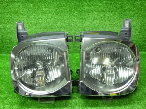 日産　Z11　NZ11　キューブ　前期　C　ヘッドライト左右　キセノン　HID　1713　240524070