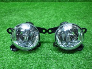 ダイハツ　タフト　タントカスタム　ハイゼット等　LEDフォグランプ左右　81220-B5030　81210-B5030　240603077