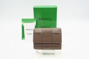 ☆安心の3大保証☆ ABランク ≪BOTTEGA VENETA ボッテ ガヴェネタ /三つ折り財布≫ 750245 カセット 三つ折りファスナーウォレット トー