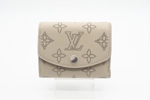 ☆安心の3大保証☆ Aランク ≪LOUIS VUITTON ルイ ヴィトン/三つ折り財布≫ M82437 マヒナ ポルトフォイユ イリス XS ガレ ベージュ 極美