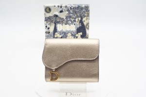 ☆安心の3大保証☆ Aランク ≪Christian Dior クリスチャン ディオール/三つ折り財布≫ S5621CWBM カーフスキン サドル ロータス ウォレ