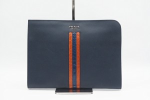 ☆安心の3大保証☆ Bランク ≪PRADA プラダ/L字ファスナークラッチバッグ≫ 2VN003 サフィアーノ レザー クロコ ネイビー オレンジ  送料